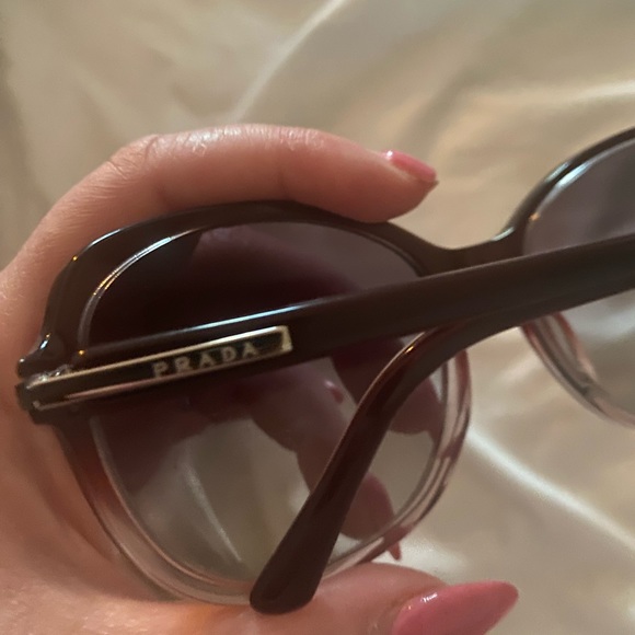 Authentic Prada sunglasses SPR04N ;unique burgundy red ombré color. - Picture 3 of 3